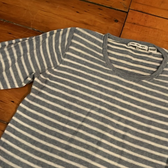 Blue and white striped cotton shirt with 3/4 sleeves and peplum bottom. Preppy - Picture 2 of 4